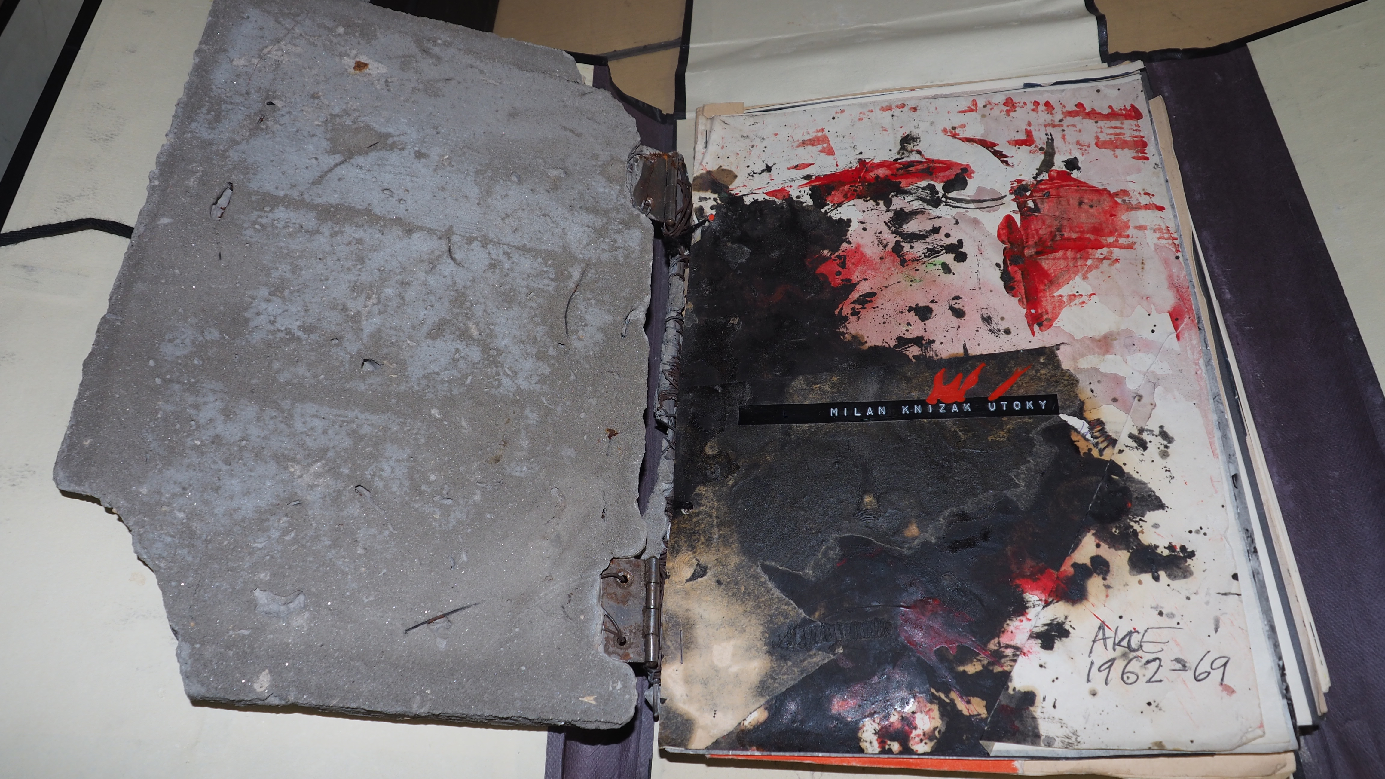 Literary Archive of the Museum of Czech Literature (LA PNP), photo by Petr Kotyk; Origin&aacute;ly archiv&aacute;li&iacute; jsou uložen&eacute; v Liter&aacute;rn&iacute;m archivu Pam&aacute;tn&iacute;ku n&aacute;rodn&iacute;ho p&iacute;semnictv&iacute;.